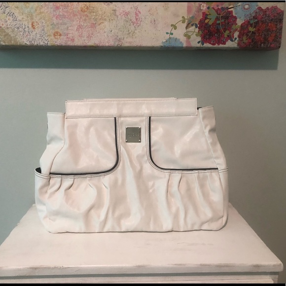 Miche Handbags - Like New Miche Melanie Prima Shell, White & Black